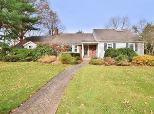 10 Old Hickory Ln, Huntington, NY 11743