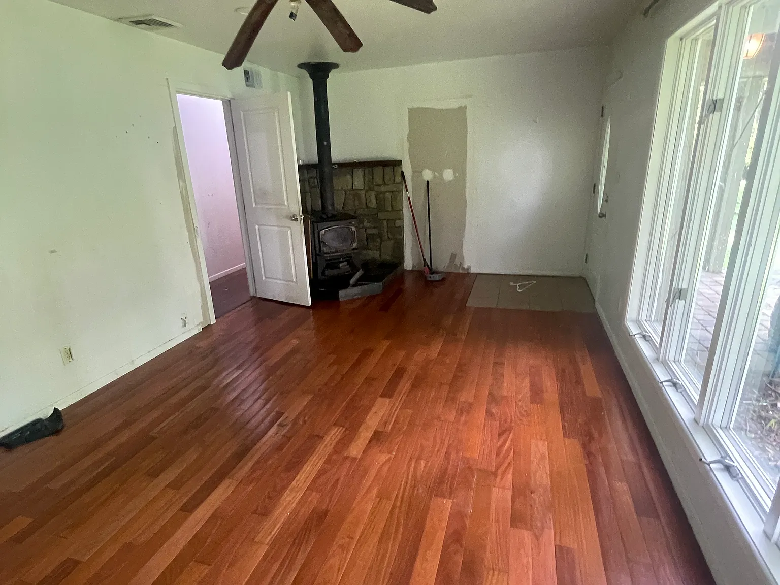 3 bed, 920 sqft, $2,800 — Photo 4