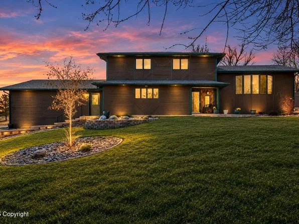 7890 Rimrock Dr, Gillette, WY 82718