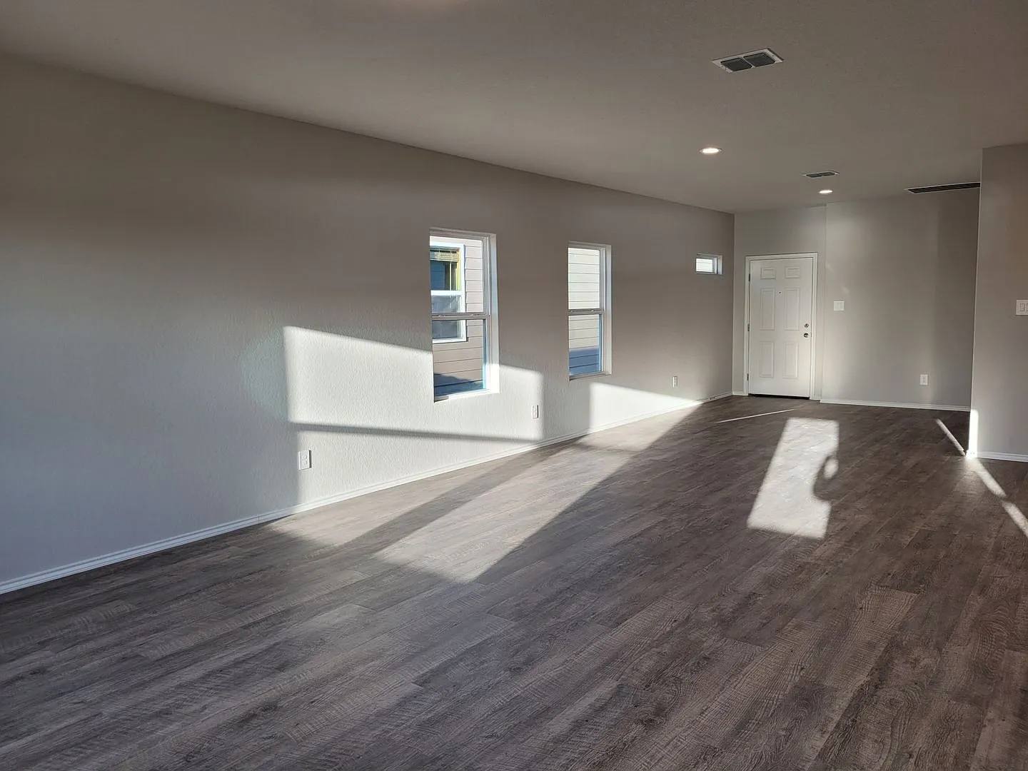 3BD 2BA in Converse — Photo 4