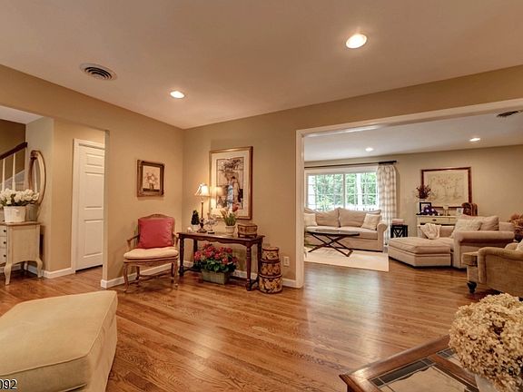 4th image of 71 Cheshire Ln