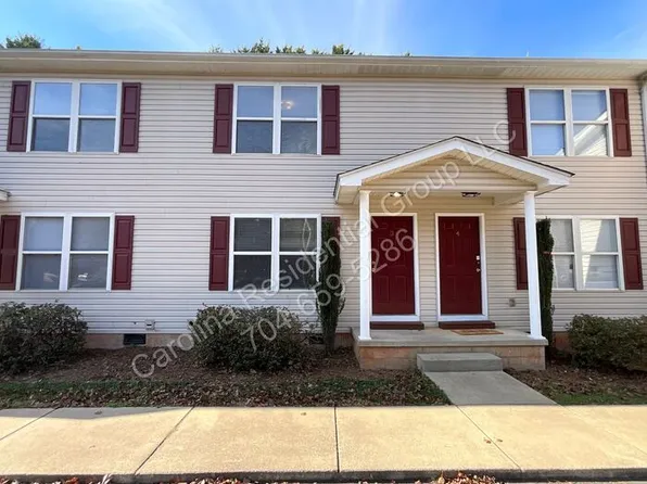 206 W 15th St APT 3, Newton, NC 28658