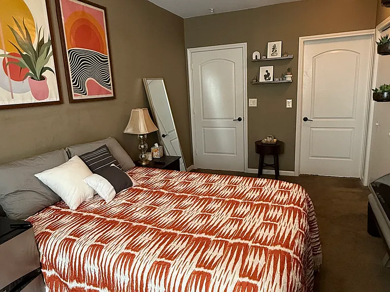 Bedroom #2 queen bed