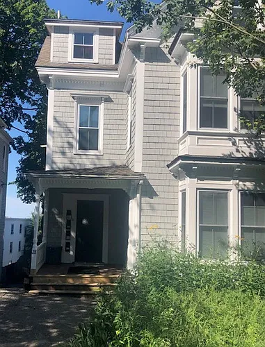 28 Gilman St Photo 1