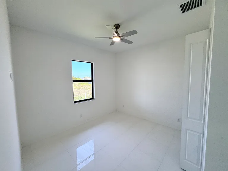 3032 NW 41st Ave — Photo 16