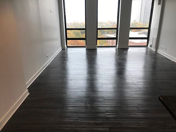 3rd image of 1660 N La Salle St #1403