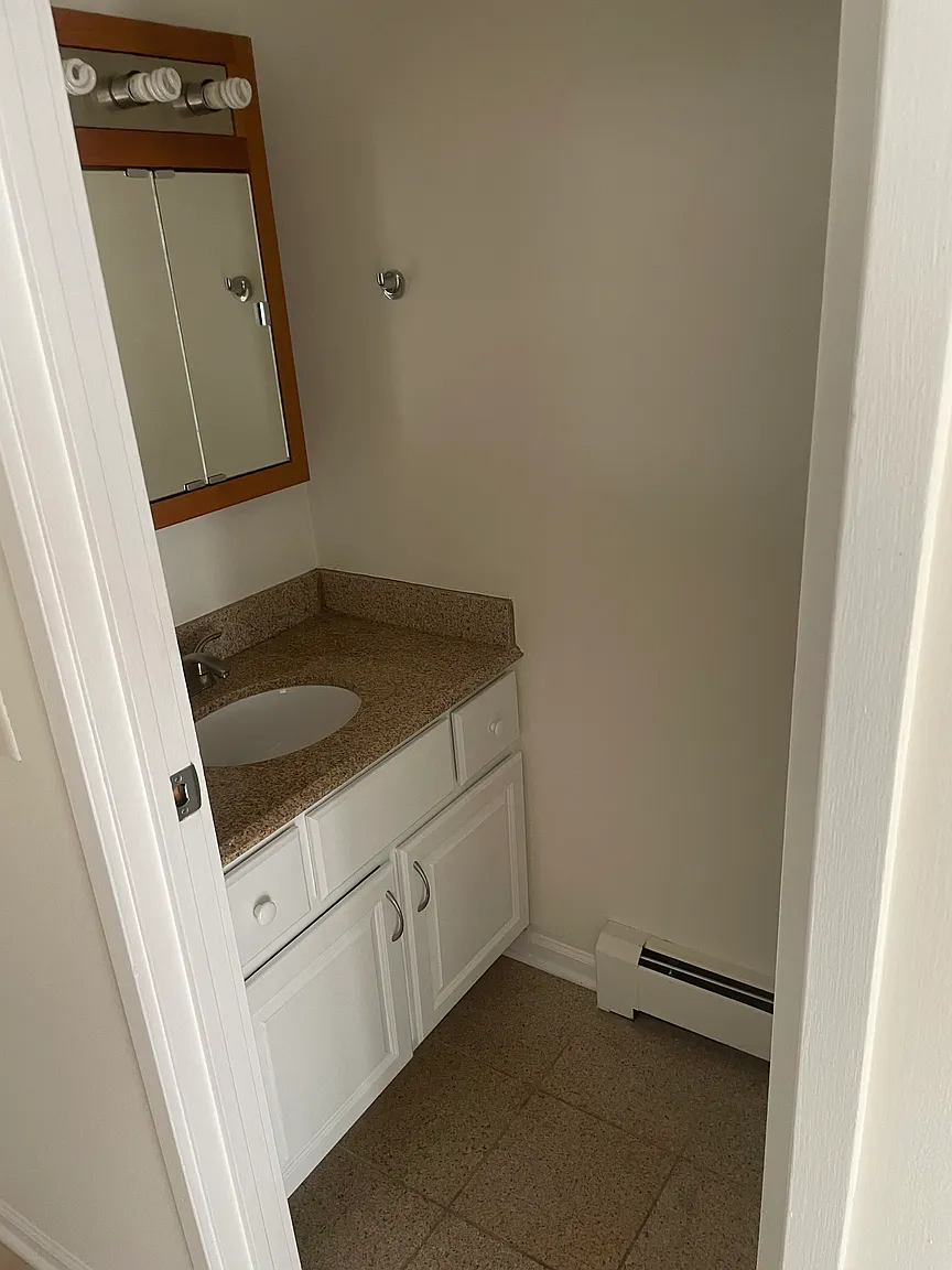 19 Parkside Ct APT 10 photo 1