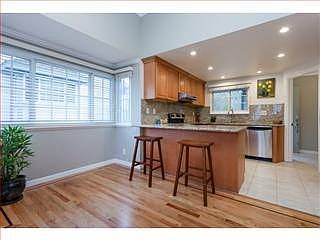 5th image of 393 Barbara Ln