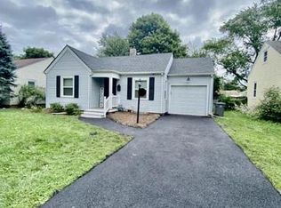 235 S Aldine St, Elgin, IL 60123