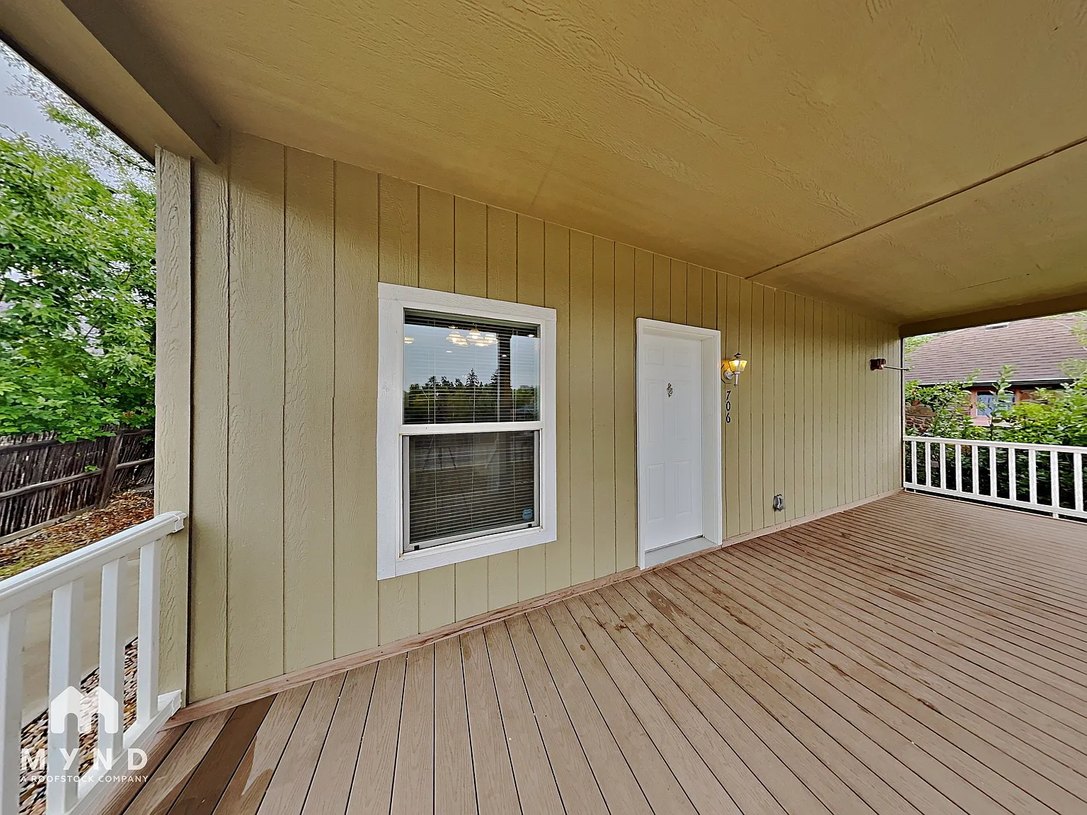 3 bed, 2.0 bath, 1400 sqft, $3,325 — Photo 2