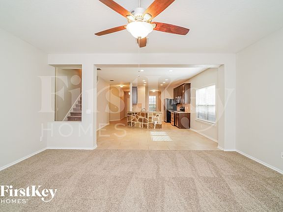 5th image of 500 Stonebrook Dr