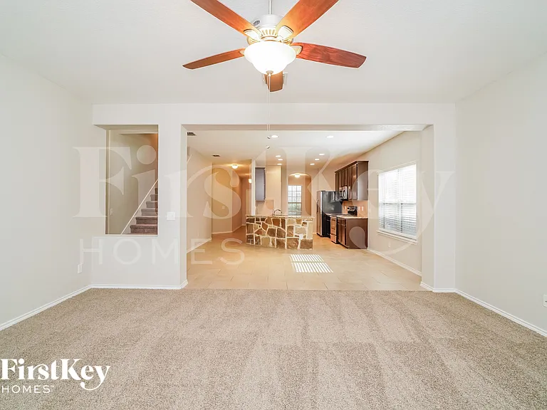 500 Stonebrook Dr — Photo 5