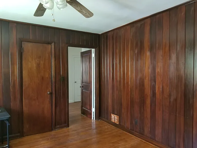 2079 Honeysuckle Ln SW — Photo 4