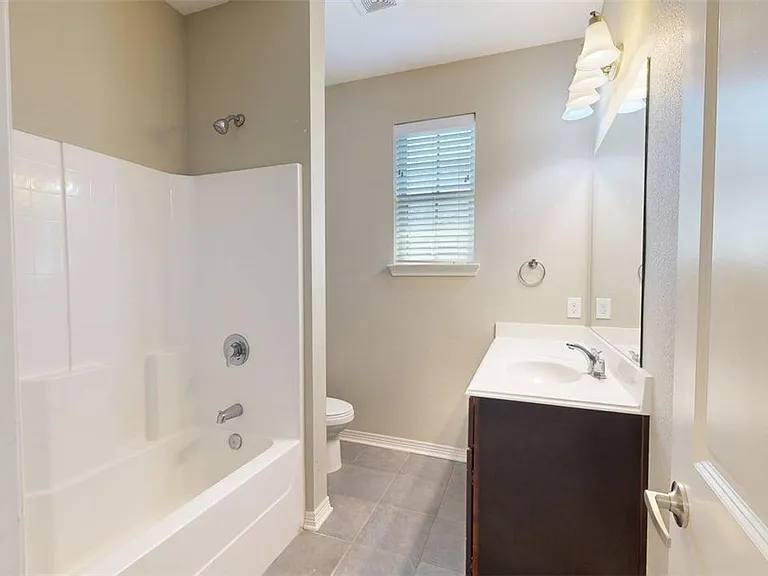 2011 Harvey Mitchell Pkwy S — Photo 31