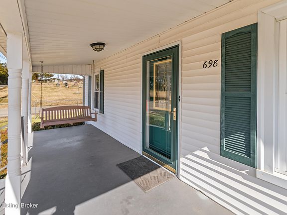 3rd image of 698 Main St