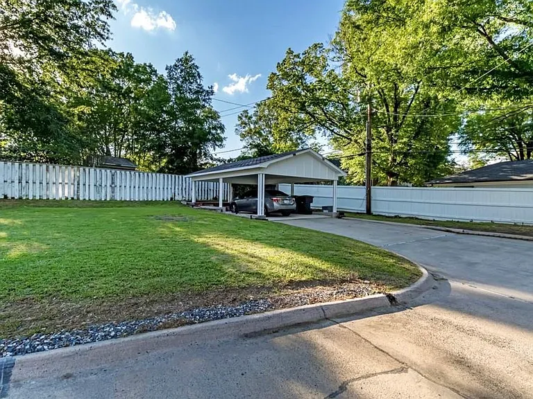 300 Edgedale Dr — Photo 45