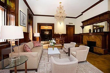 Rented by R New York