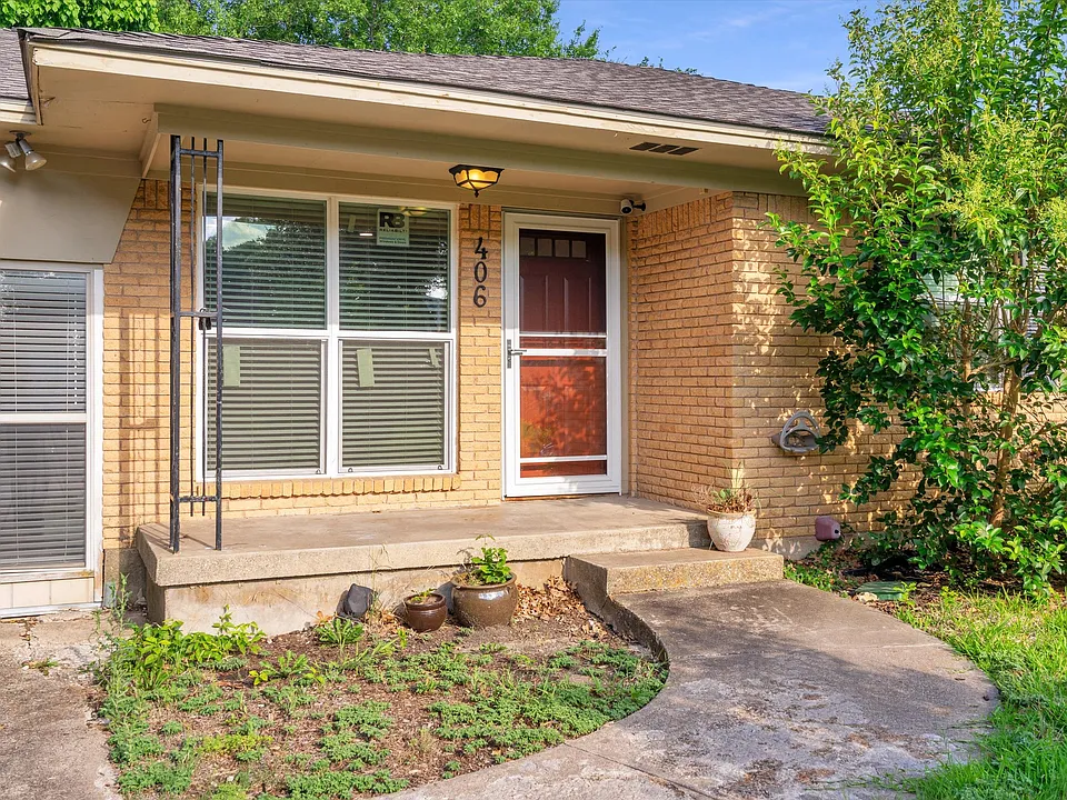 406 N Bonham Dr