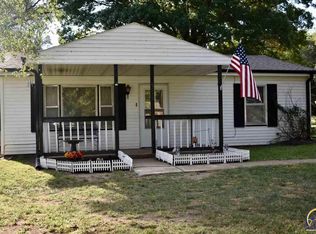 6045 NW Rochester Rd, Topeka, KS 66617