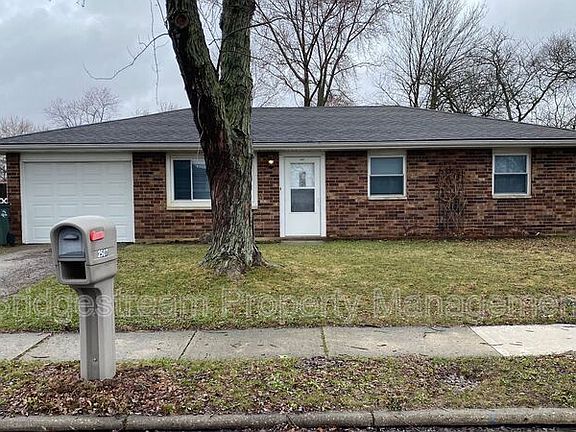 3rd image of 2507 Foxchase Ct W
