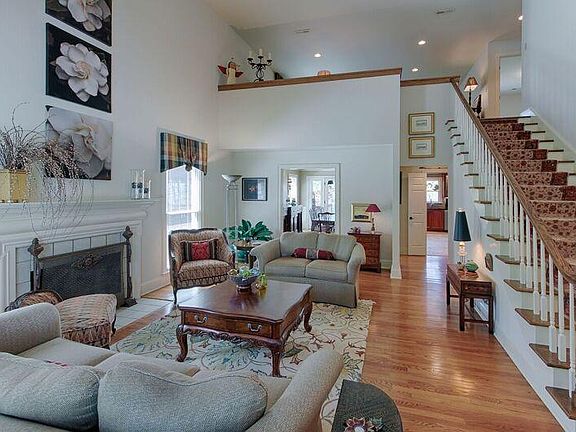 4th image of 7911 Woodland Brae