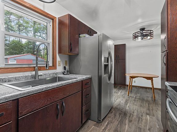 3rd image of 10141 Carousel Ct