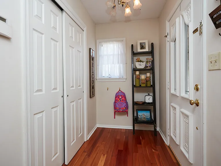 34 Berrien Ave — Photo 8