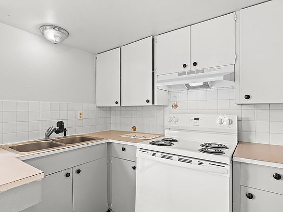 4th image of 13314 86th Ave E #1