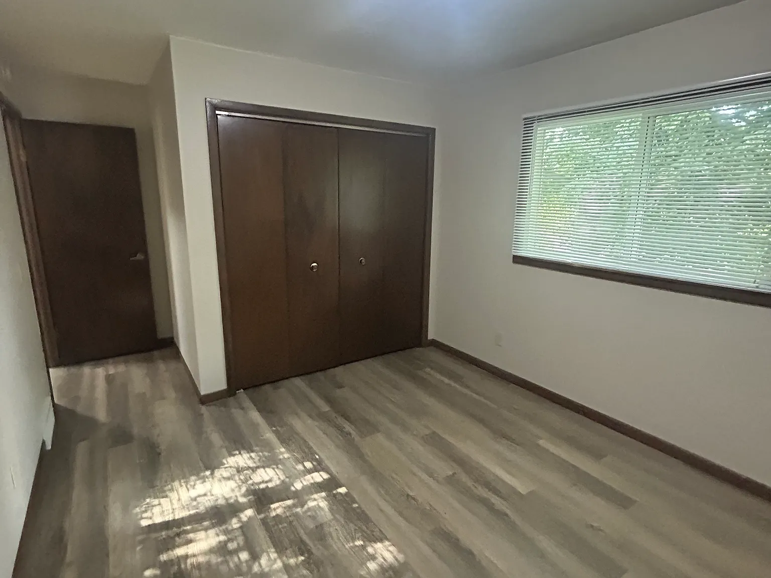 3 bed, 1.5 bath, 1990 sqft, $2,500 — Photo 2