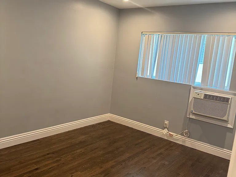 1316 N Laurel Ave #9 — Photo 9