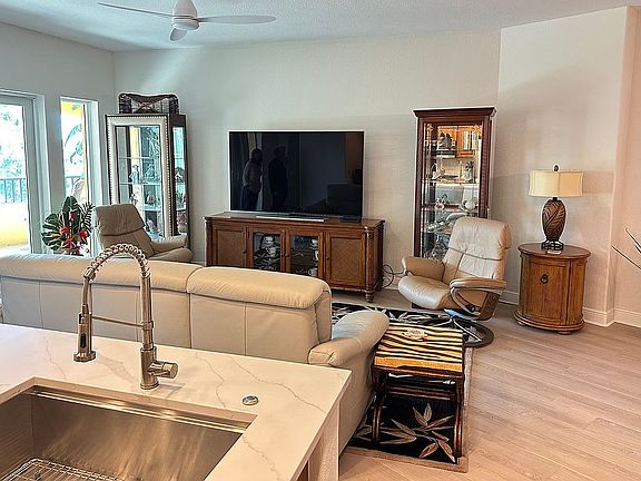 5th image of 501 Haben Blvd Unit 302