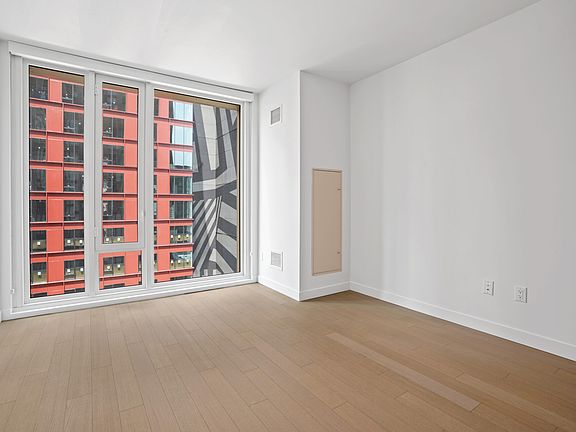5th image of 310 Livingston St APT 904