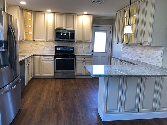 3rd image of 2635 Clover Dr