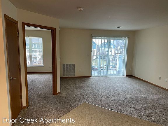 5th image of 931 Harrington Dr APT 303