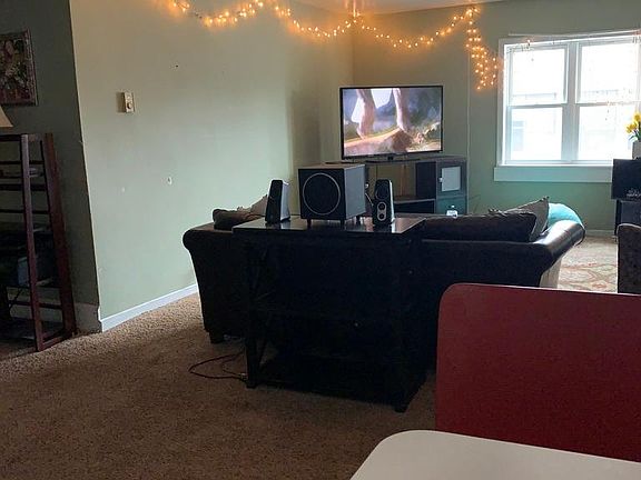 4th image of 2947 N Oakland Ave #2