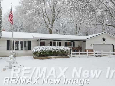 8700 S Hemlock Rd, Saint Charles, MI, 48655