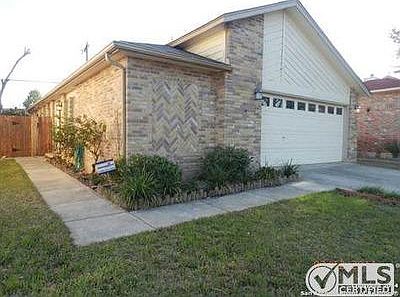 1st image of 2916 Wood Cir