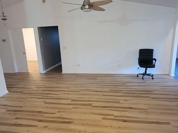 3rd image of 8339 Spicewood Dr