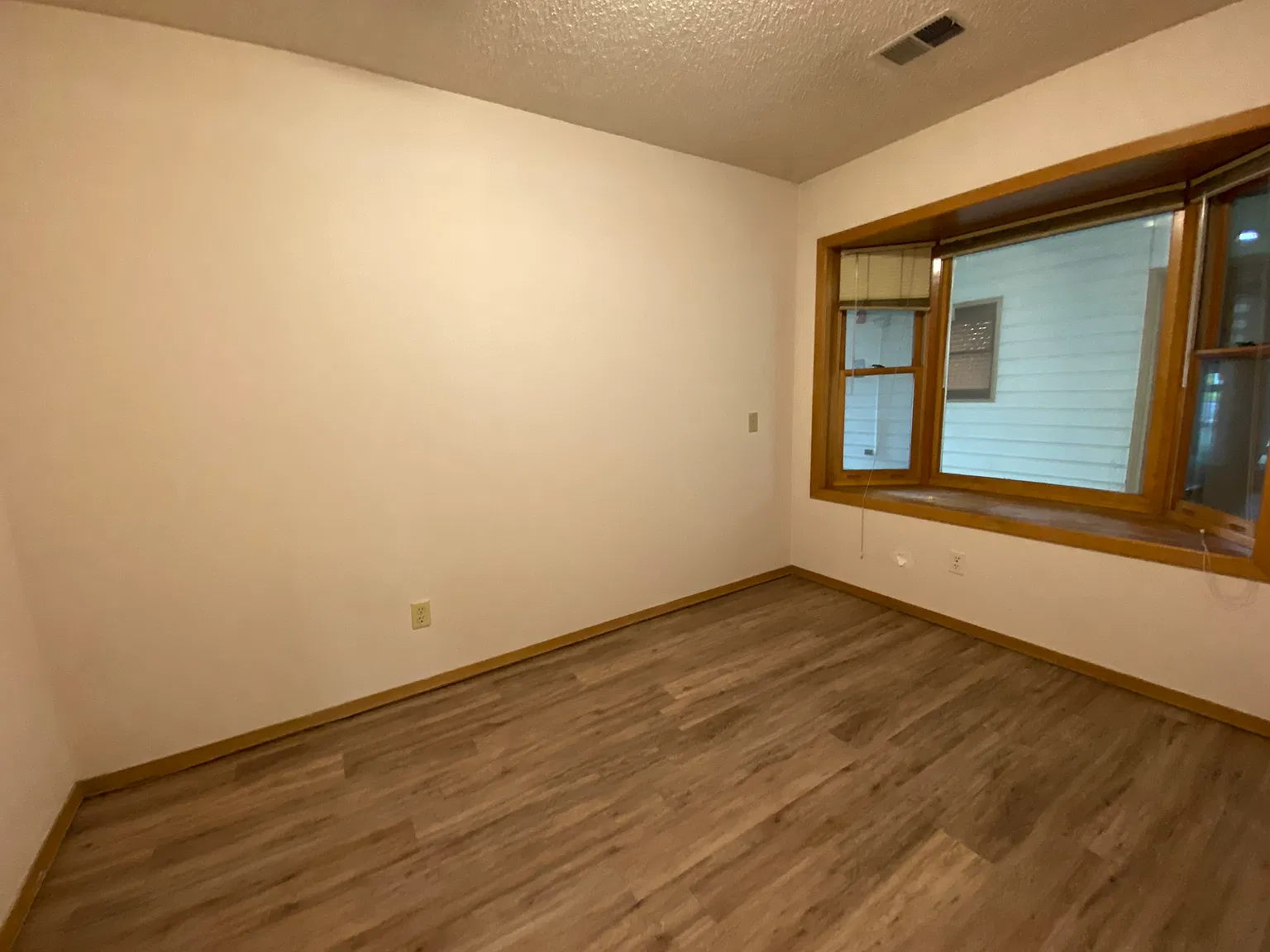 2 bed, 930 sqft, $2,400 — Photo 4