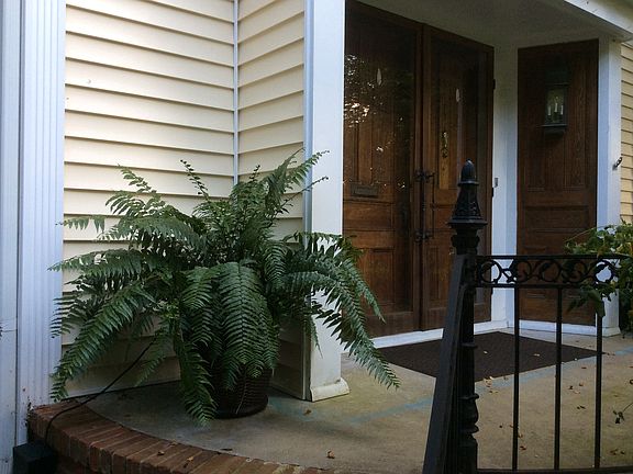 3rd image of 1130 Griffith Ave