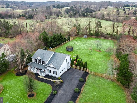 2nd image of 14016 Dutch Dr