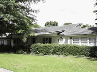 409 S Lewis St, Metter, GA 30439