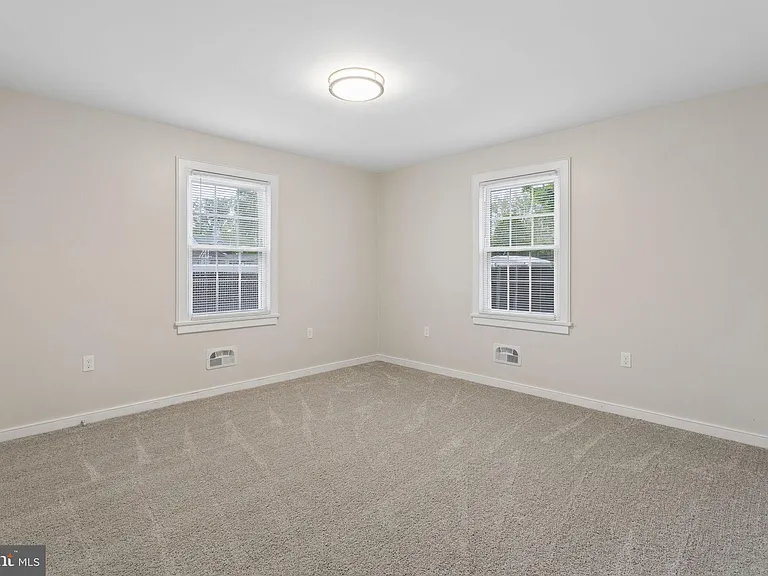 127 Bell Ave — Photo 16