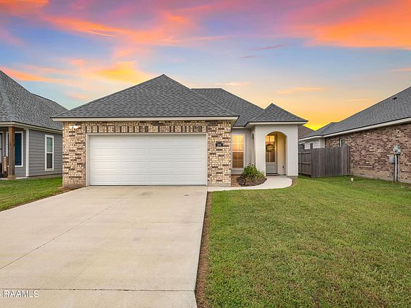 3rd image of 209 Adry Ln