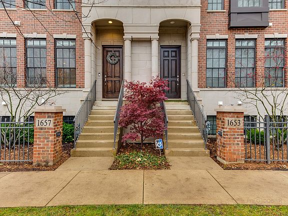 2nd image of 1657 Hickory St #10