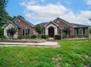 777 Smallwood Rd, Gladewater, TX 75647