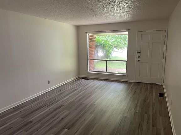 3rd image of 3420 Lisa Dr #B