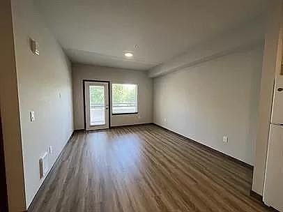 3rd image of 2401 Lake Dr #405