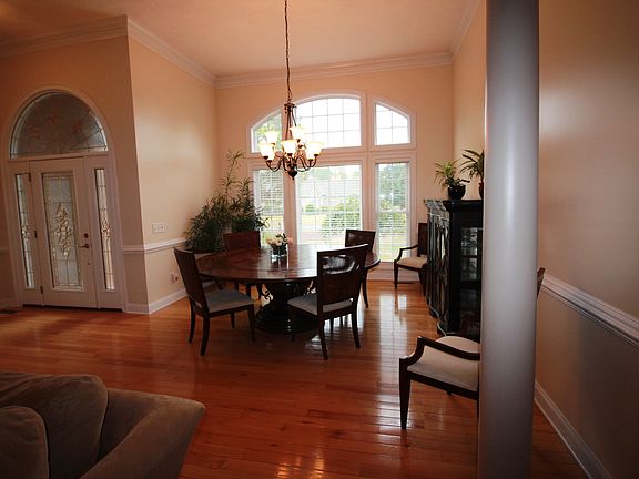 3rd image of 3 Dahlia Way