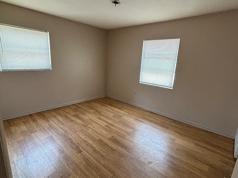 446 SW Theresa Ct — Photo 7